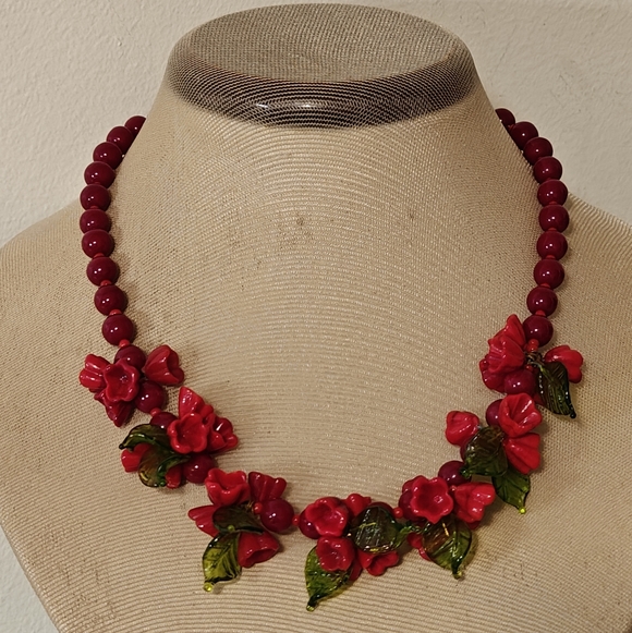 Vintage Venetian/Czech? Red Flowers and Green Leaves Handblown Glass Necklace - Picture 9 of 16